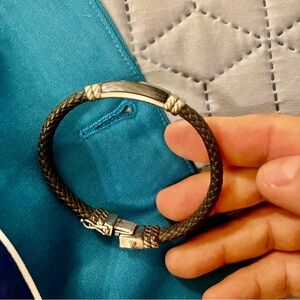 Beautiful Effy Oniyx 8.25inch Men's Black leather Braided Bracelet. Silver clasp